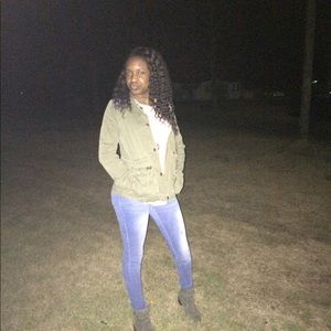 Meet your Posher, Tierra